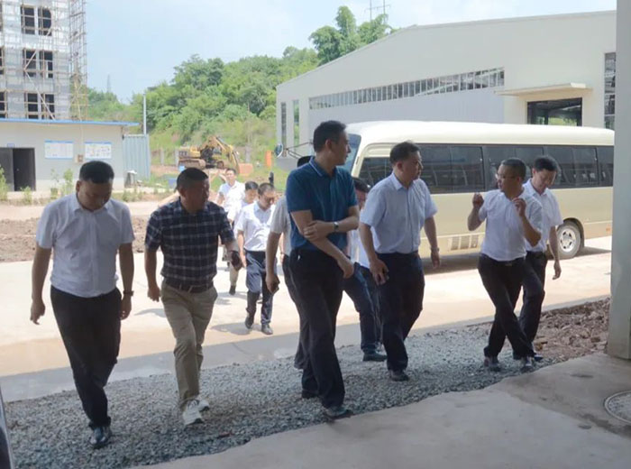 内江市市长李丹一行莅临利来国际实业基地调研