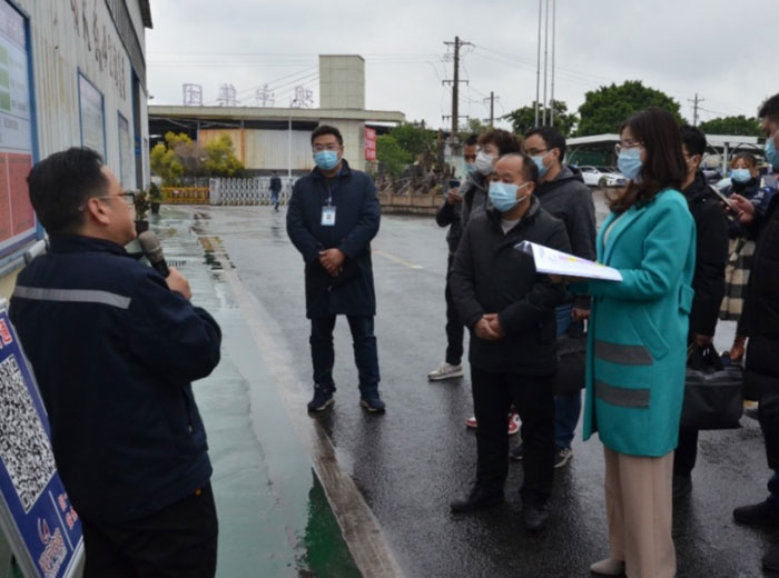 四川省政府清静治理办公室督导调研组组长苏玲一行莅临利来国約hi抛懿康餮